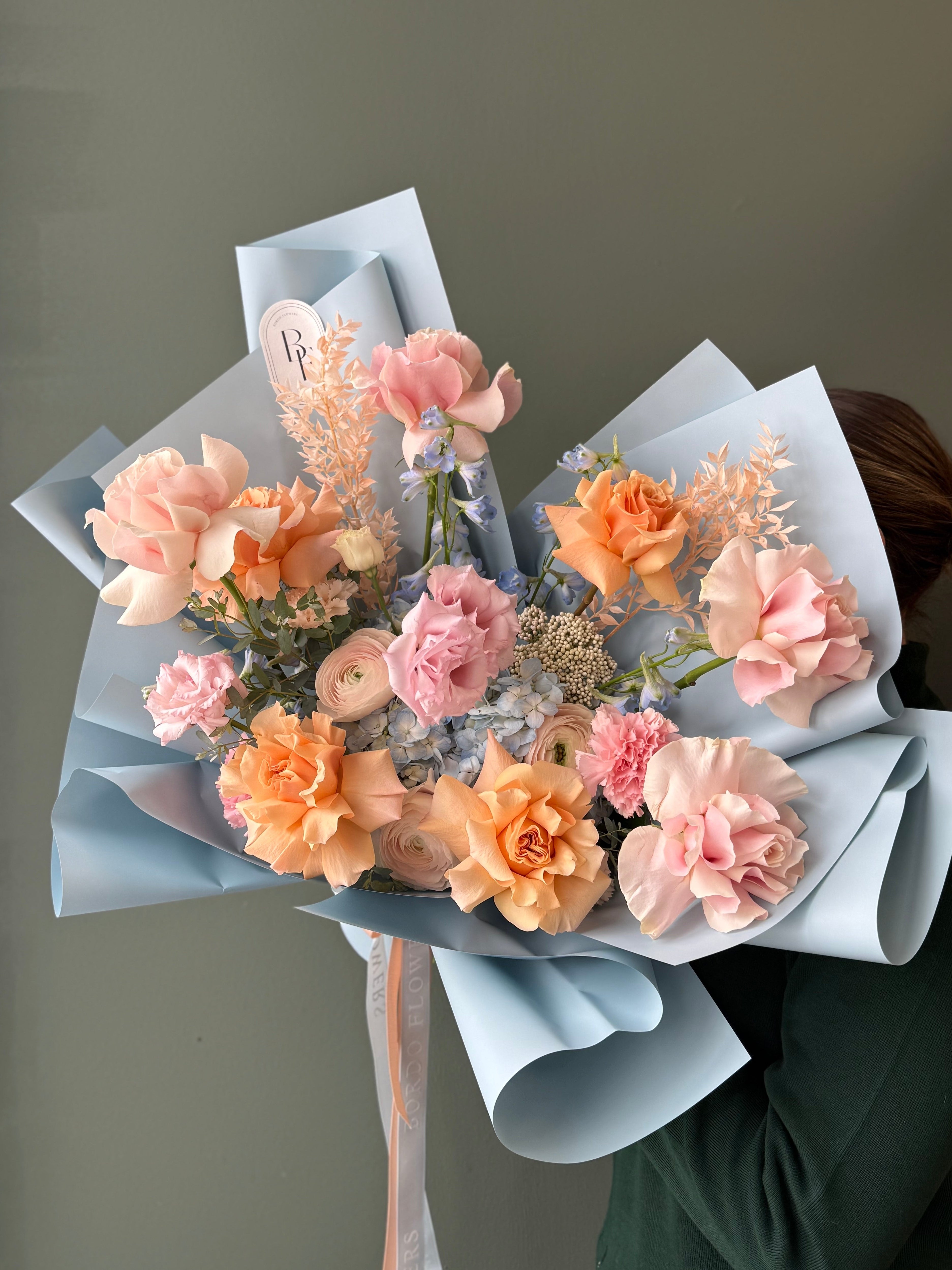Daphne bouquet in Chicago, elegant fresh flower arrangement for same-day delivery
