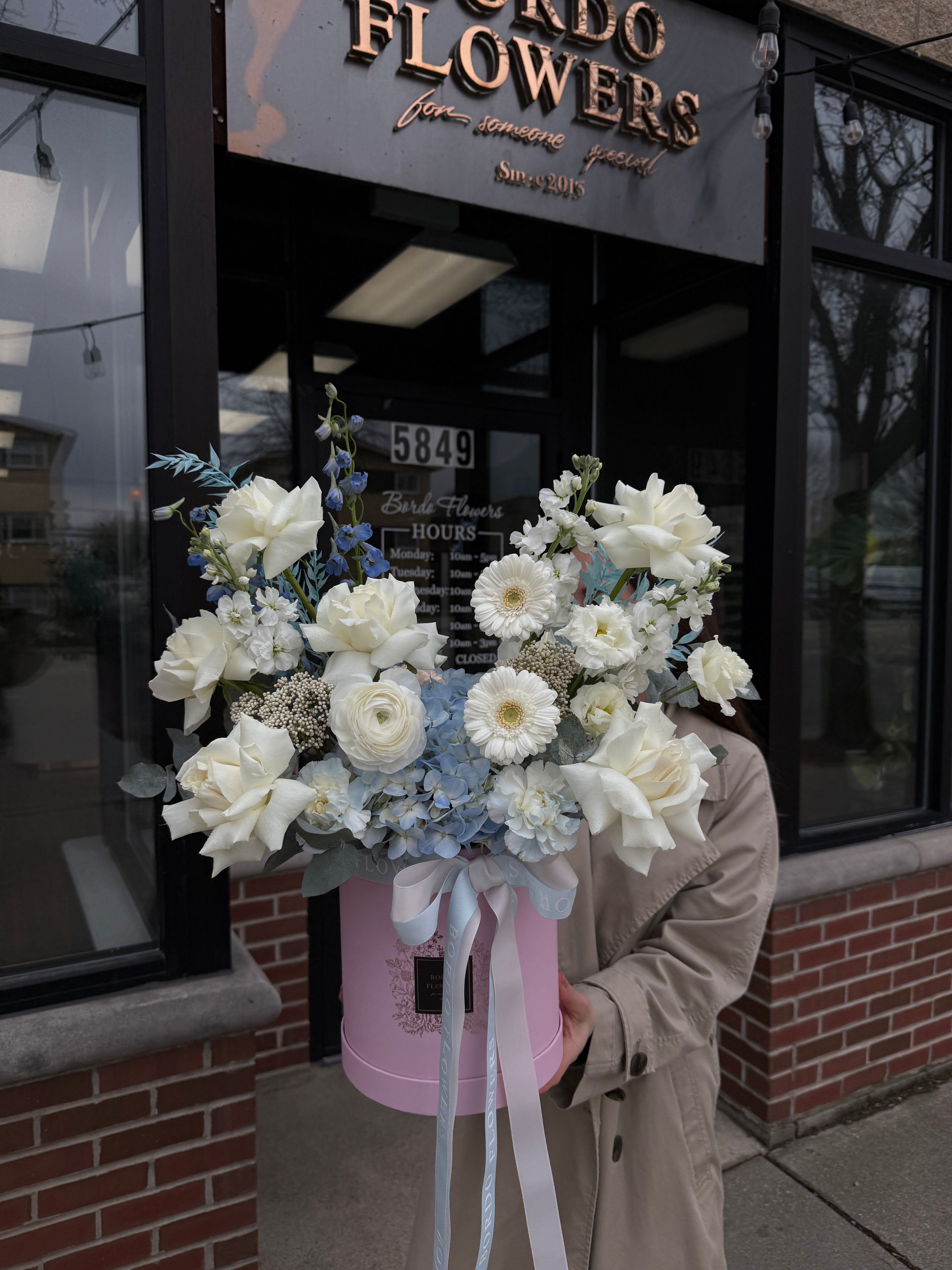 "Blue Bell" bouquet in Chicago, elegant fresh flower arrangement for same-day delivery