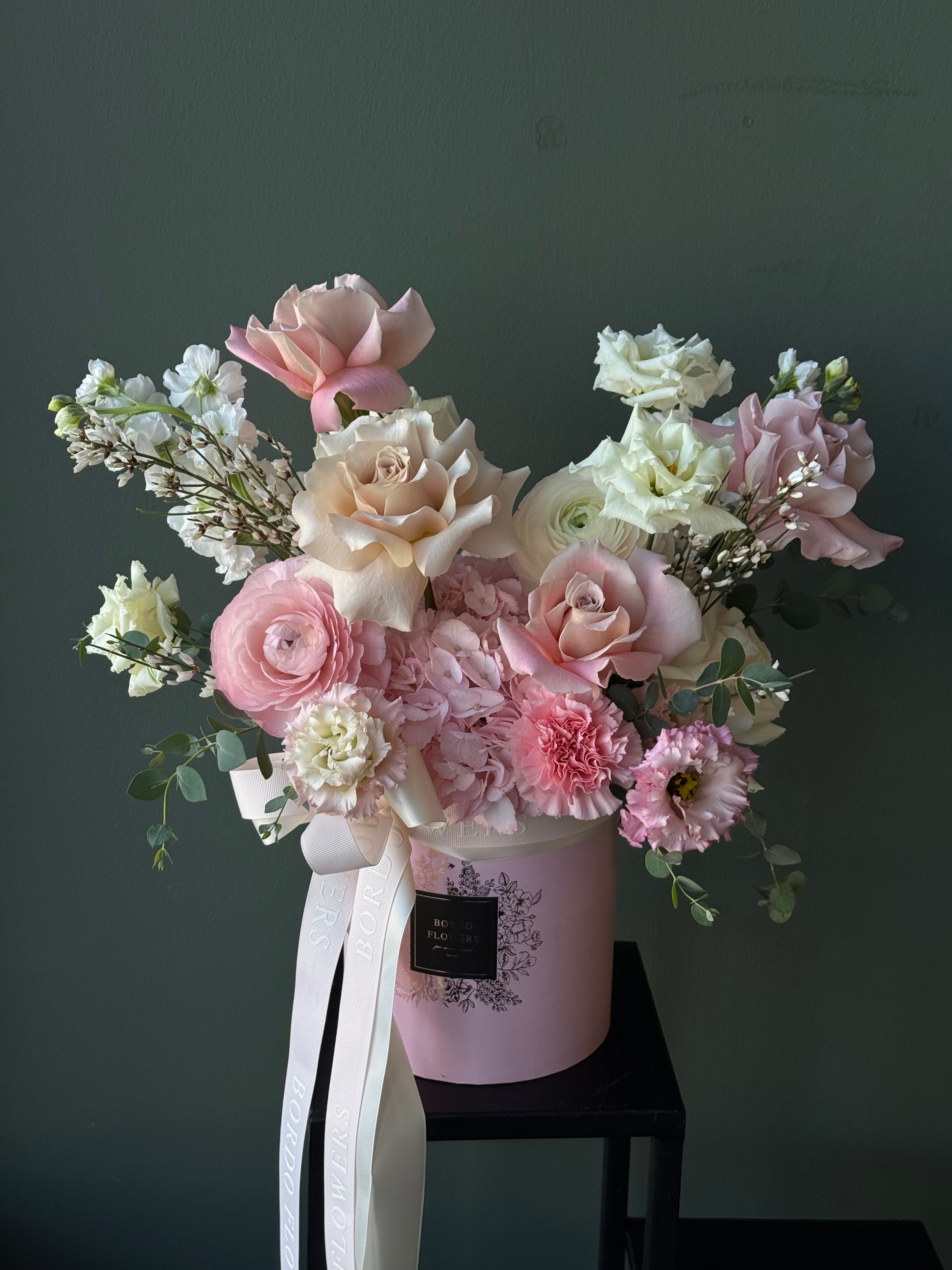 "Pink Dreams" bouquet in Chicago, elegant fresh flower arrangement for same-day delivery