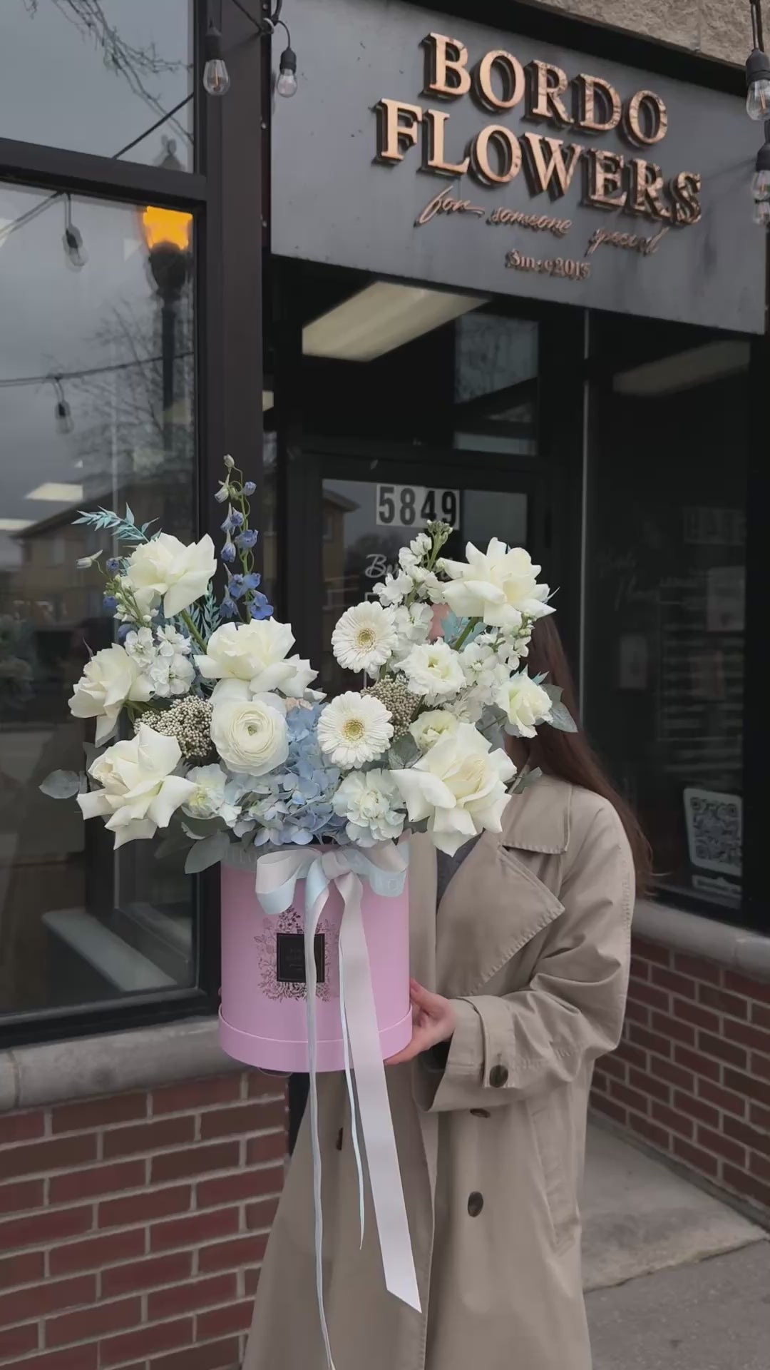 "Blue Bell" bouquet in Chicago, elegant fresh flower arrangement for same-day delivery