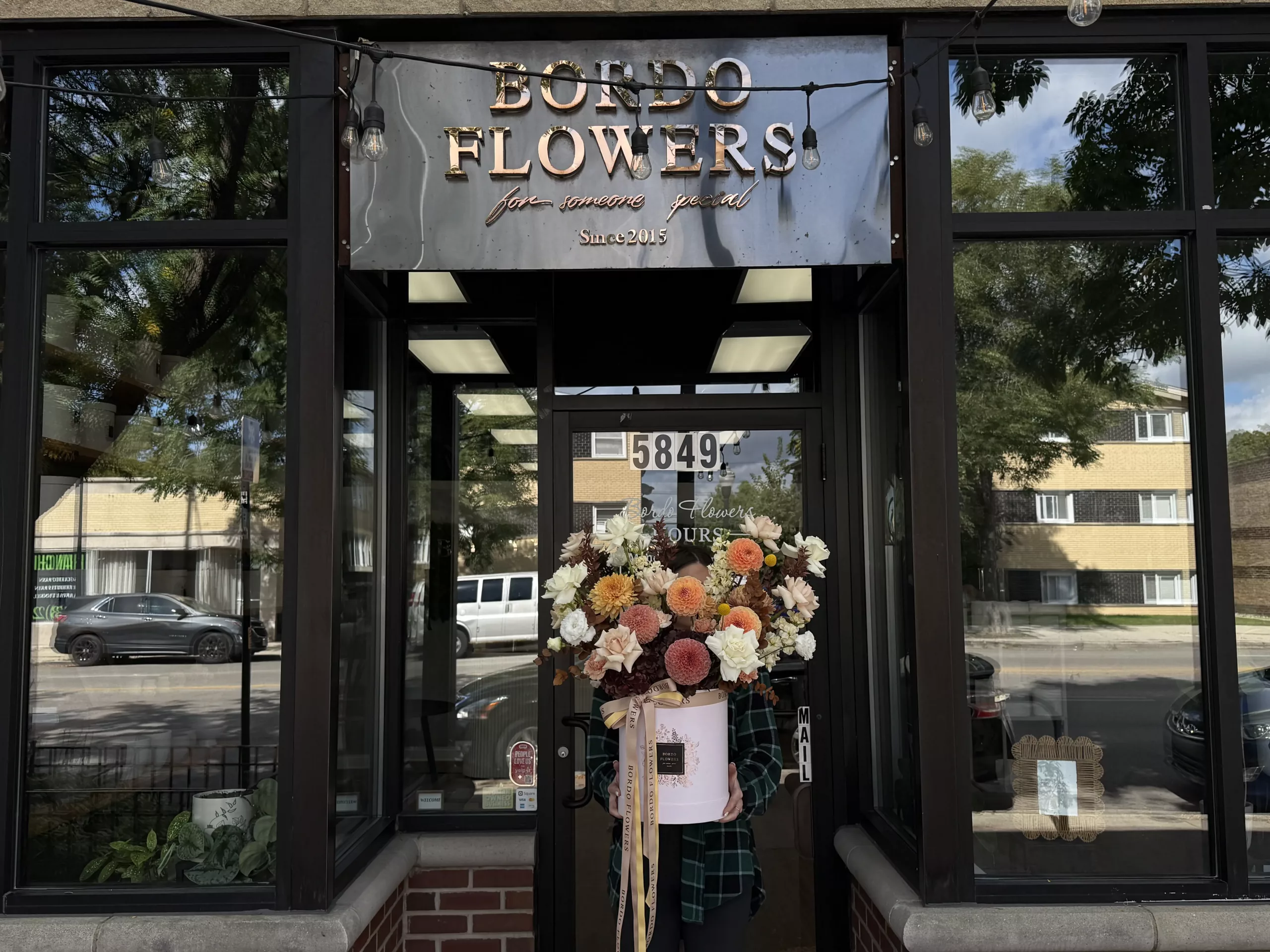 For those looking for «near me» florist services in the Irving Park area, Bordo Flowers Co. at 5849 W Irving Park Rd, Chicago, Illinois 60634 offers a full range of professional florist services. Advantages of local service: Fast delivery within the area Personal knowledge of customers and their preferences Ability to place rush orders Support for local businesses Do you need a bouquet for a holiday, to express your feelings, or just because? Our florists will help you choose a bouquet for any occasion and any budget! Visit our shop or order flowers through our website!