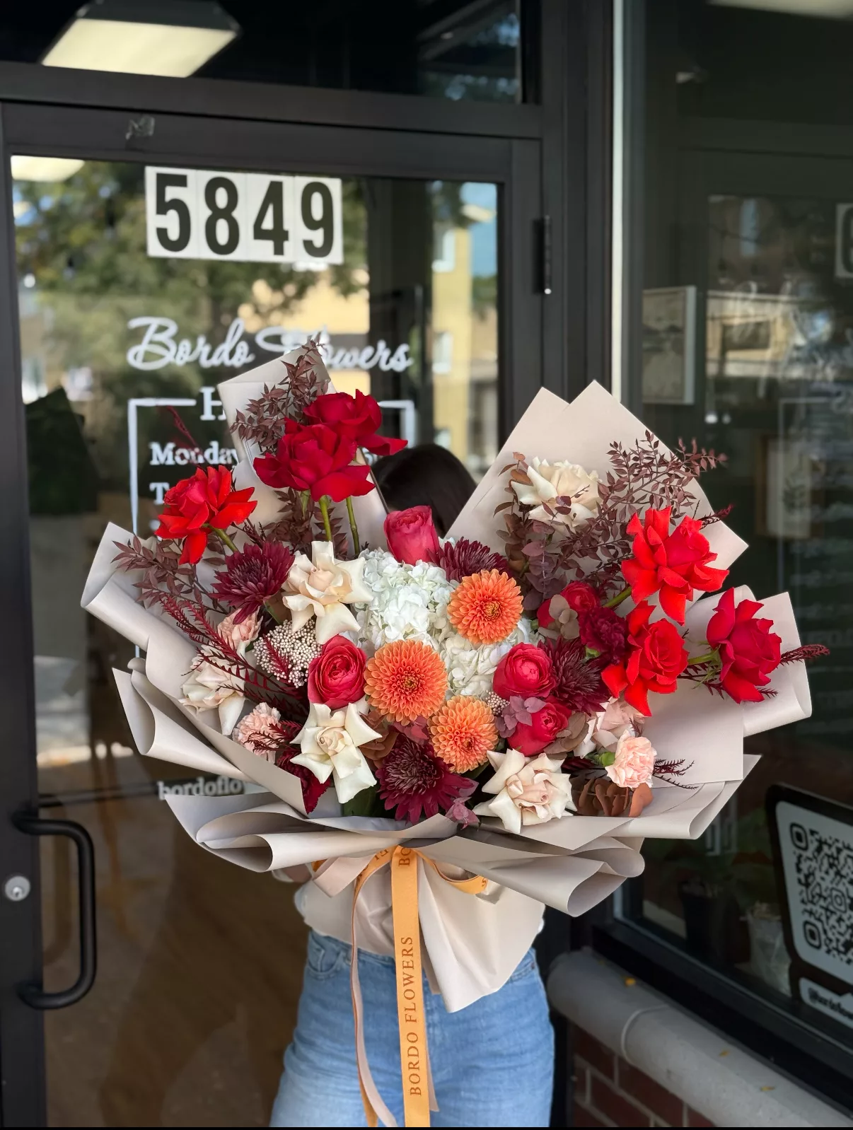 Bouquet “Florist Choice” Autumn Edition “Florist Choice”Autumn Edition- Celebrate the season with this handpicked, one-of-a-kind bouquet, curated by our expert florists to reflect the warm, earthy tones of autumn. Each arrangement is unique, combining the freshest seasonal blooms in rich shades of amber, rust, gold, and soft neutrals. Wrapped in elegant fall colors paper and tied with ribbon from our fall collection, this bouquet brings cozy sophistication and natural charm to any setting. Perfect for autumn birthdays, thank-yous, or simply embracing the beauty of the season.