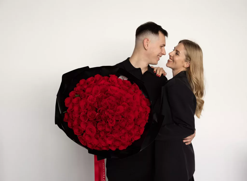 Buy roses for Valentine’s Day in Chicago